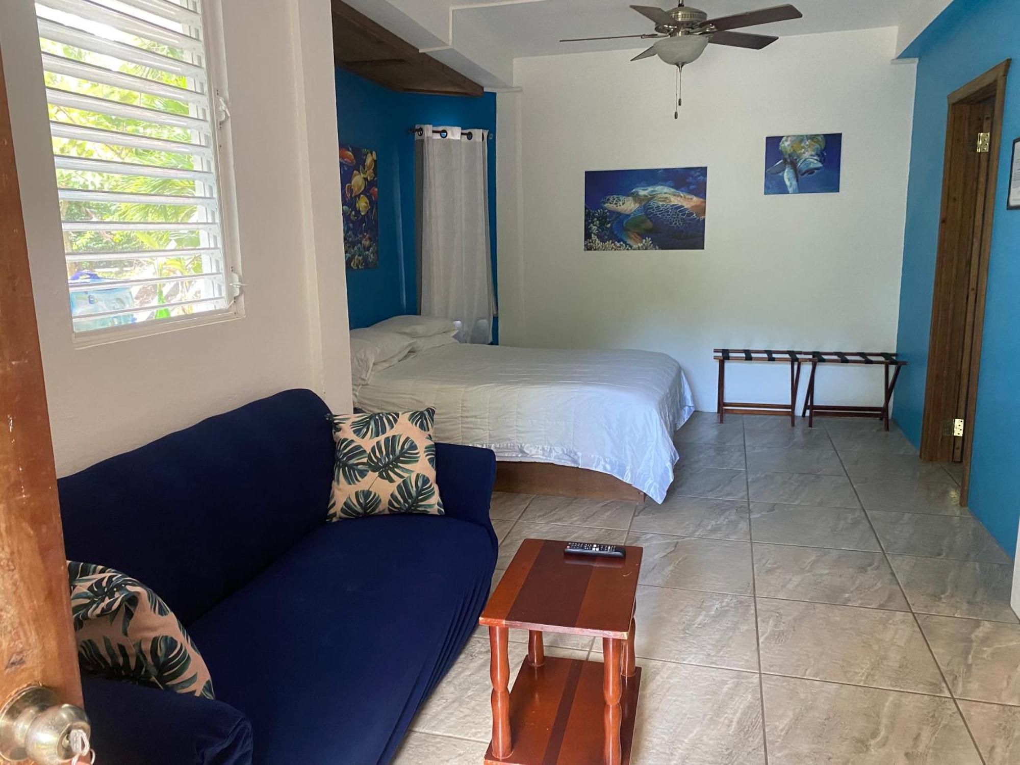 Jaguar Morning Star Hotel Caye Caulker Exterior photo
